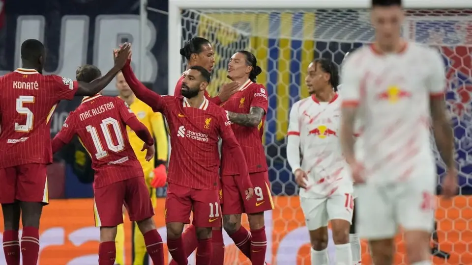 Liverpool mantiene paso perfecto en Champions tras victoria ante Leipzig