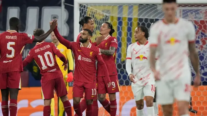 Liverpool mantiene paso perfecto en Champions tras victoria ante Leipzig