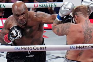 Jake Paul vence a Mike Tyson de 58 años; los golpes incumplen con las expectativas