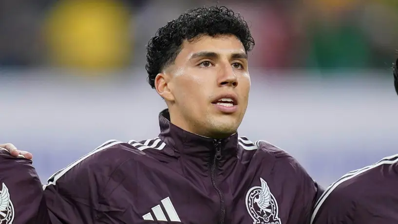 Jorge Sánchez tras el empate del Tri: “Estamos demeritando mucho lo que es Valencia”