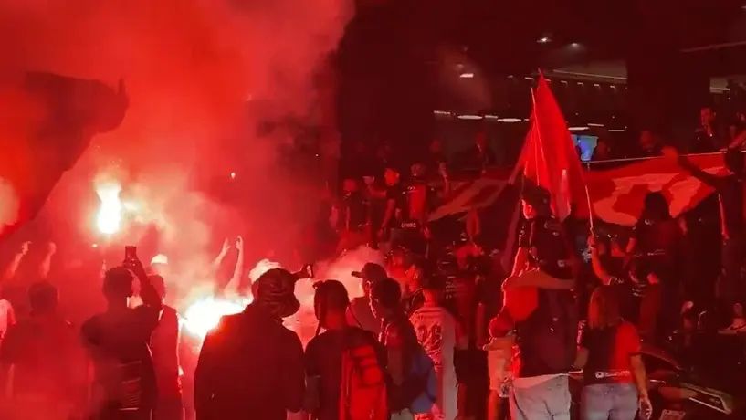 Afición de Atlas realizó serenata al equipo previo al Clásico Tapatío 