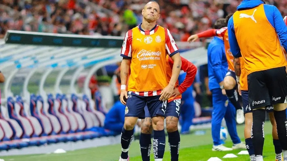 ‘Chicharito’ registra 11 minutos jugados en últimos 11 partidos de Chivas