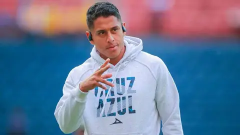 Chivas hace oficial la llegada de Luis Romo