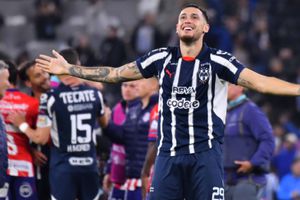 ¡Monumental! El increíble gesto de Lucas Ocampos con jugadores del Atlético San Luis