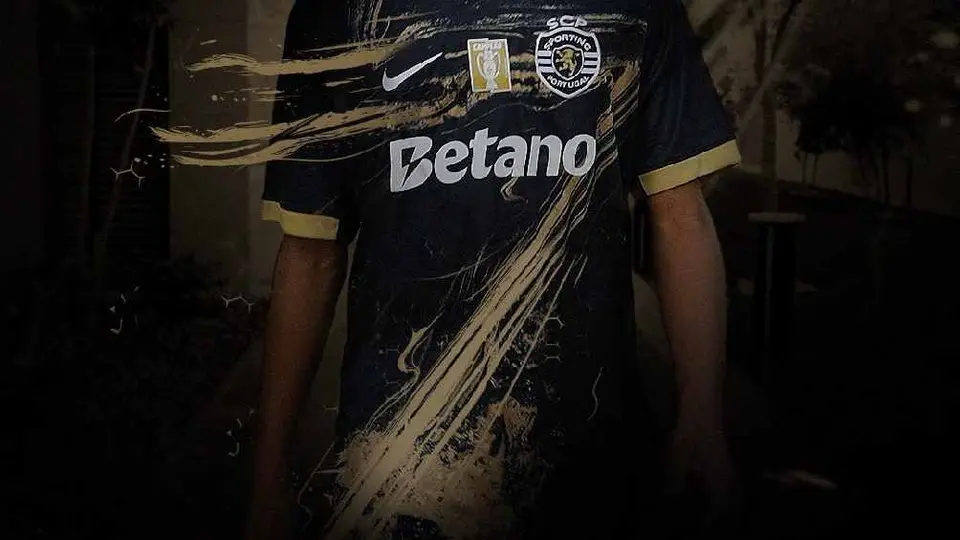 Sporting Lisboa homenajea a Cristiano Ronaldo con jersey edición especial