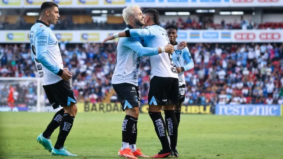 Querétaro consigue polémica victoria ante Pumas en el Estadio Corregidora