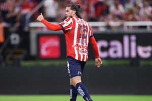 ¡Recibió el sí! Cade Cowell propone matrimonio a su novia en campo de golf