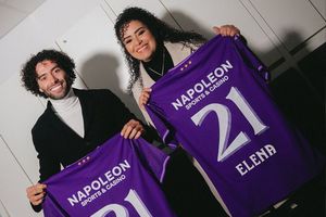 ¡Arranca la Chinomanía! Aficionados del Anderlecht ya visten el jersey del mexicano