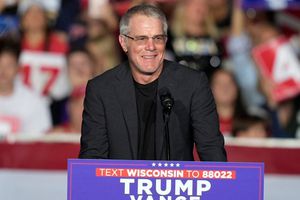 Brett Favre responde a Biden tras comentario sobre seguidores de Trump: 'No somos basura'