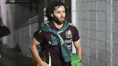 ¡Un perseguido! Chino Huerta es ‘atacado’ por afición en el Honduras vs México
