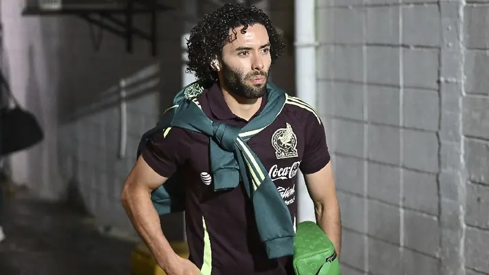 ¡Un perseguido! Chino Huerta es ‘atacado’ por afición en el Honduras vs México