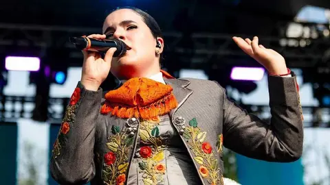 Camila Fernández lanza mensaje luego de equivocarse en el Himno Nacional ¿Qué dijo?