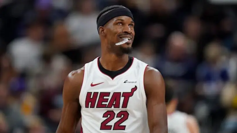 Jimmy Butler recibe dos juegos de suspensión tras perder el vuelo a Milwaukee