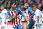 Alan Pulido trabaja para regresar lo ante posible con Chivas