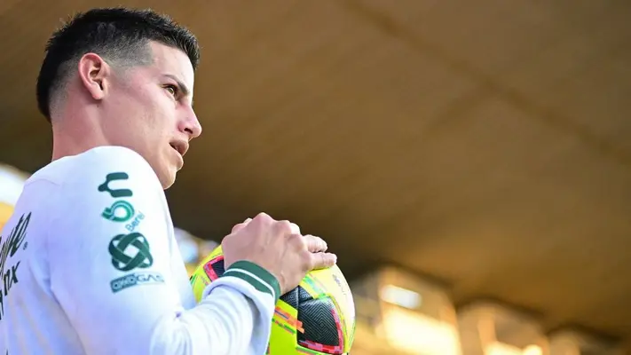 James Rodríguez y el detalle en su jersey que resalta del resto de sus compañeros