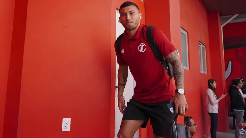 Juan Escobar reaparece y ‘presume’ avance de su recuperación tras lesión