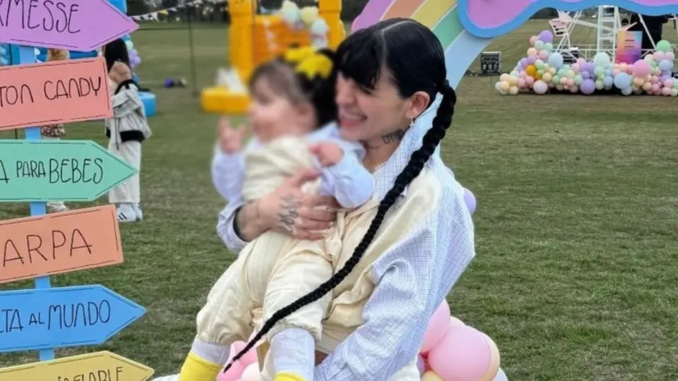 ¡Cazzu y Christian Nodal juntos otra vez! Celebraron el primer cumpleaños de su hija