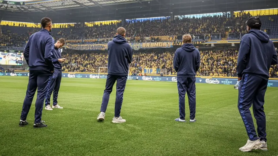 Bronca en el Brondby vs Copenhague obligó al retraso del clásico danés
