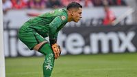 Toluca vs América: Afición de los Diablos arroja cortaúñas a Malagón