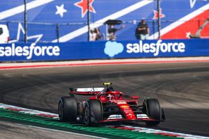 Checo Pérez volvió a competir en EU; Verstappen y Norris dan 'peleón'