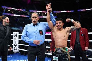 ¡Lo mandó a dormir! Joselito Velázquez ganó el título mundial plata con un KO a Andrés Campos