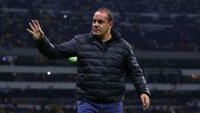 ¡Llevado! Cuauhtémoc Blanco celebra gol del América en la cara de David Faitelson