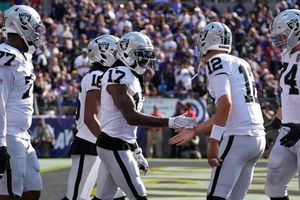 Raiders ya sin Davante Adams, enfrentaran a Broncos con siete bajas confirmadas