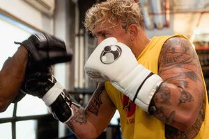 Jake Paul 'amenaza' a Canelo Álvarez: 'Debería estar despierto por la noche, porque voy por él'