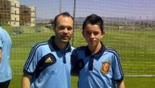 ¡Emotivo! Álvaro Fidalgo presume foto con Andrés Iniesta