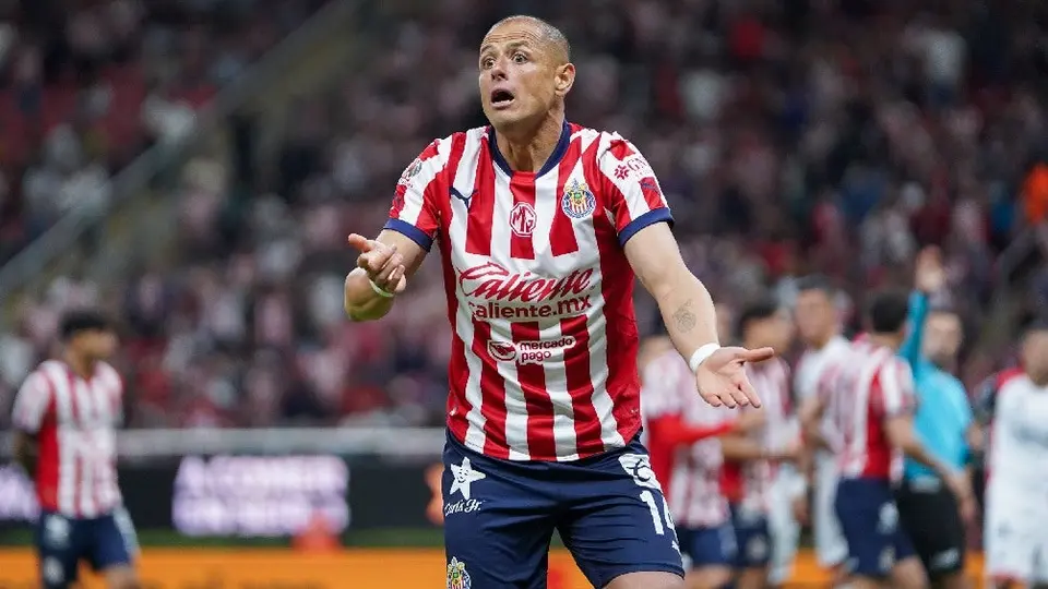 ¿Cuántas veces ha sido expulsado Chicharito en su carrera?