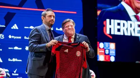 Miguel Herrera no descarta enfrentar a clubes de Liga MX con la Selección de Costa Rica