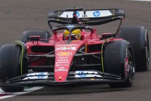 Lewis Hamilton corre por primera vez con Ferrari
