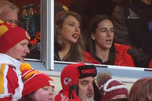 Taylor Swift y Caitlin Clark estuvieron juntas durante el Chiefs vs Texans