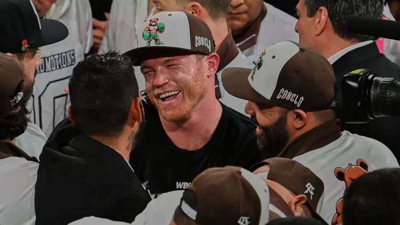 ¡Histórico! 'Canelo' Álvarez llega a 22 triunfos en peleas de título mundial tras vencer a Berlanga