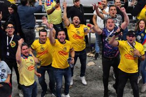 Afición de América se acuerda de José Ramón Fernández tras el Tricampeonato