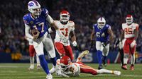 Josh Allen se convierte en el único QB en ganarle cuatro juegos a Patrick Mahomes
