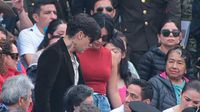 ¡Ángela Aguilar y Christian Nodal son captados en el Zócalo de CDMX durante el desfile militar del 16 de septiembre!