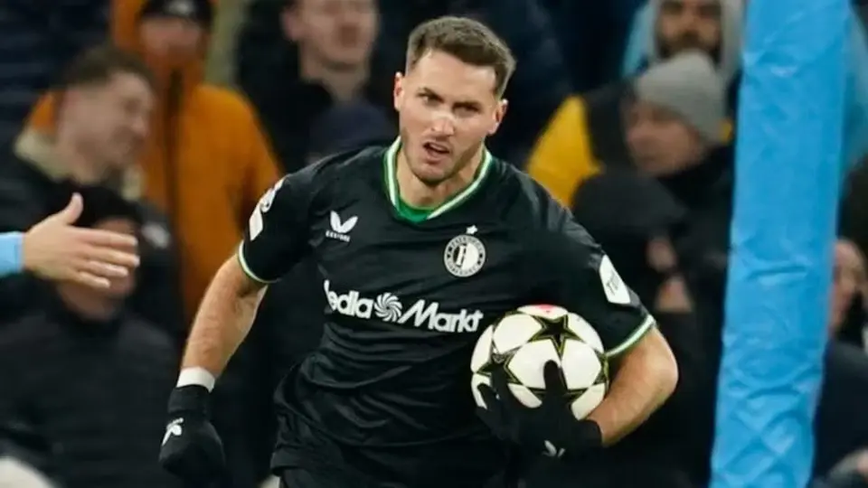 Santi Giménez despertó interés en la Liga MX, aseguró Dennis te Kloese