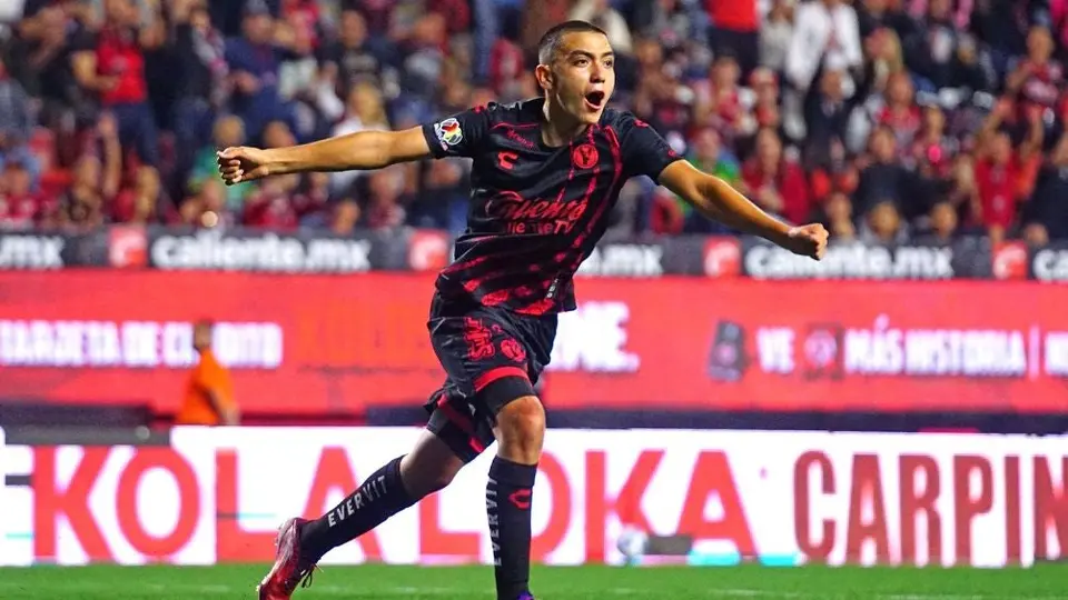 Gilberto Mora rompe el récord y es el jugador más joven en debutar con el Tricolor