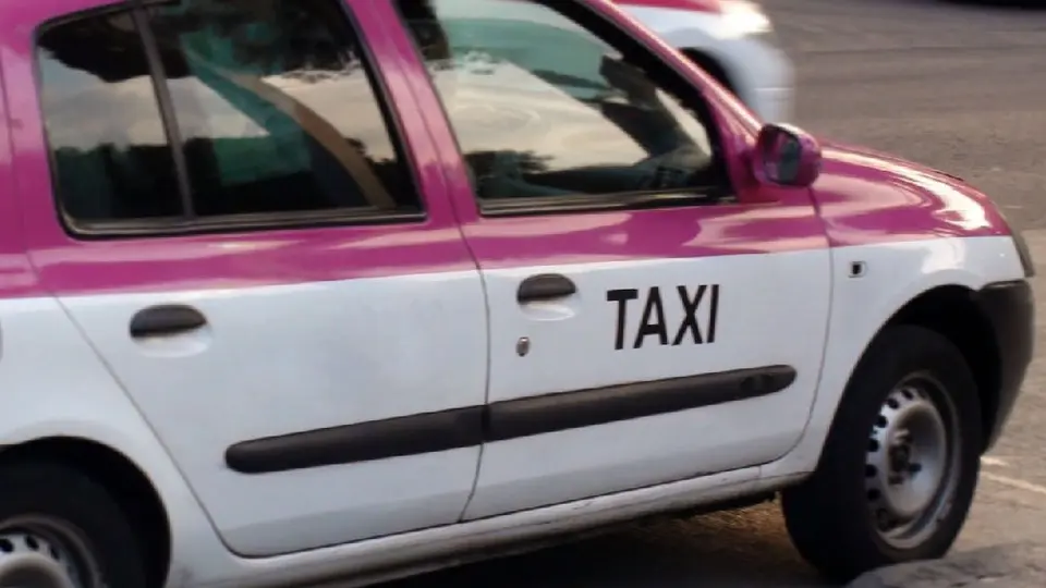 Taxis dejarán de circular si tienen más de 7 años de antigüedad. Te decimos por qué