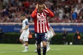 'Piojo' Alvarado pidió disculpas por lanzar objeto explosivo en sala de prensa de Chivas