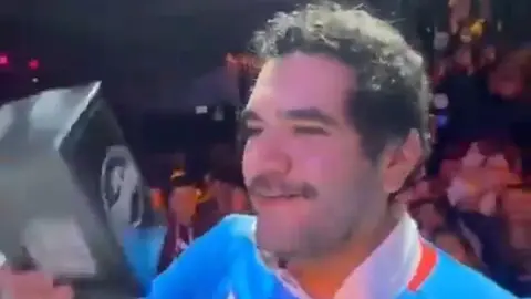 ¡Boda celeste! Novios celebran su casamiento con jersey de Cruz Azul