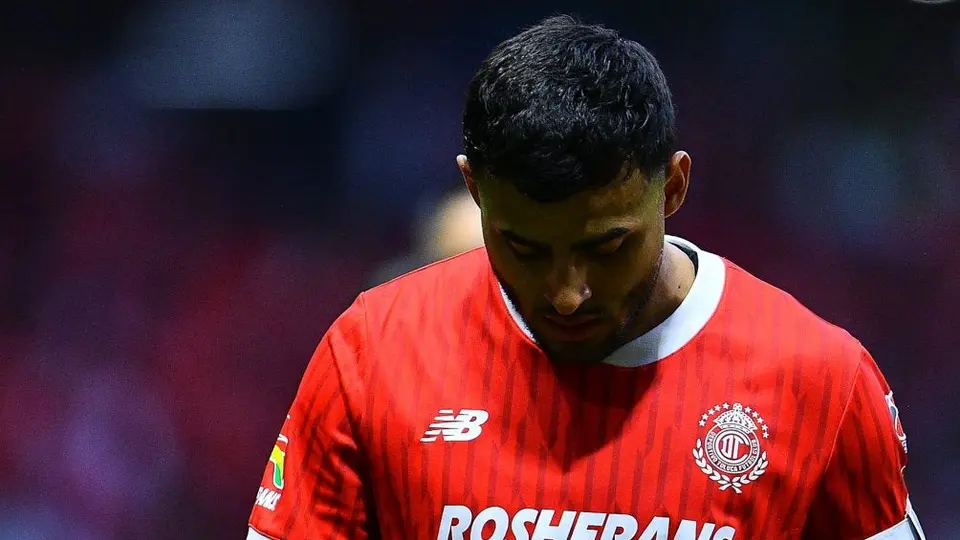Niño consuela a Alexis Vega tras eliminación de Toluca: “Cabeza arriba, eres una leyenda”