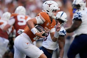 Arch Manning logra impresionante touchdown tras correr por 67 yardas