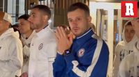 ¡La afición lo conmueve! Martín Anselmi llora en serenata de afición a Cruz Azul