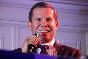 Julio César Chávez sorprende con ‘irreverente’ narración en pelea de ‘Canelo’ Álvarez