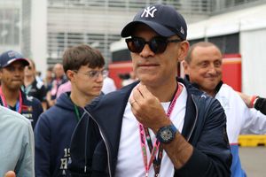 ¡Puro talento en la Fórmula 1! Layún y Rafa Márquez se reunieron en el Gran Premio de México