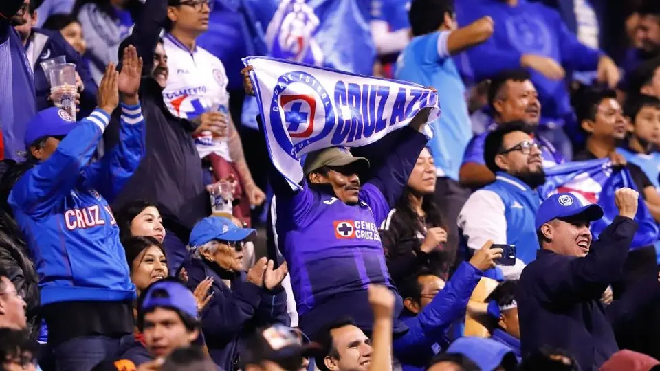 Cruz Azul "le llenó" el Estadio Cuauhtémoc a Puebla; juntó más público que la Selección Mexicana