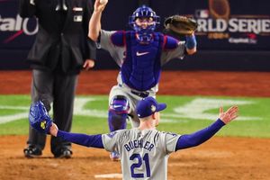 Los Red Sox se preparan para firmar al veterano lanzador de los Dodgers Walker Buehler