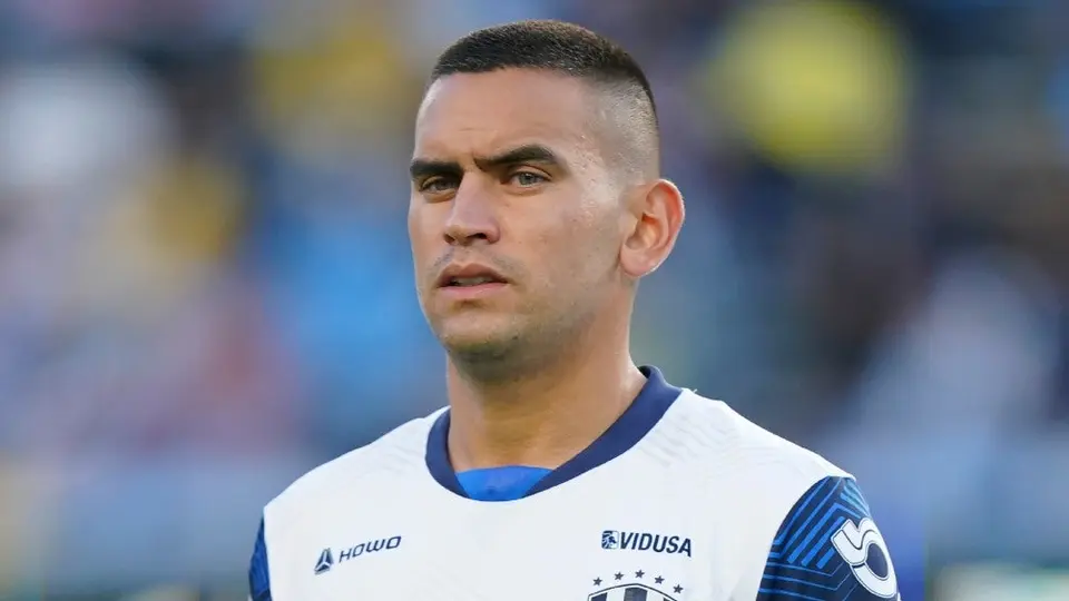 ¡Oficial! Sebastián Vegas sale de Monterrey para llegar a Colo-Colo